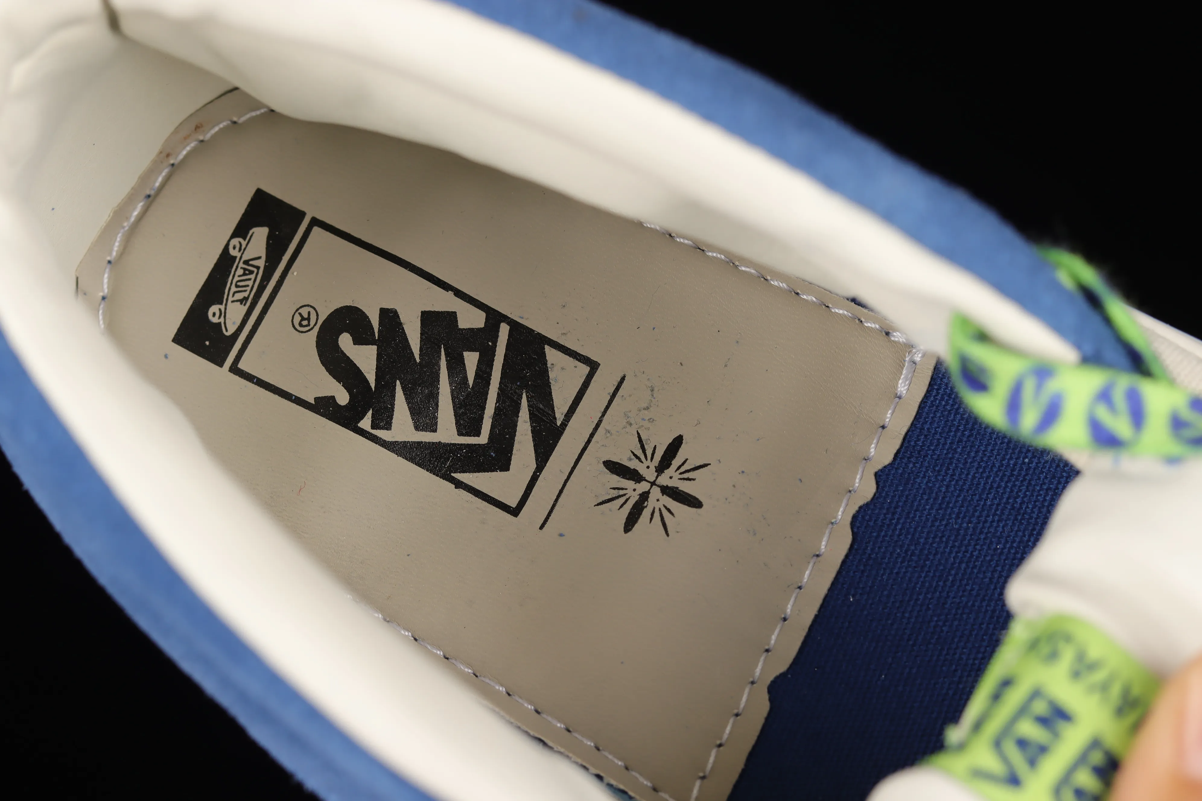 All categories Vans Vans series Vans Mid Vans China Vans Th Snake Trail Lx joint model China casual sneakers VN0A4UWR26N